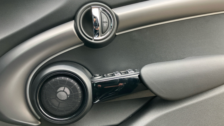 MINI Hatchback 1.5 Cooper Exclusive 5dr Auto [Comfort/Nav Pack] Petrol Hatchback